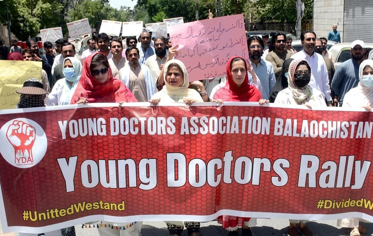 ڈاکٹر ماہ نور ناصر پر حملے کے خلاف احتجاج جاری، کوئٹہ کے سرکاری ہسپتالوں میں خدمات متاثر