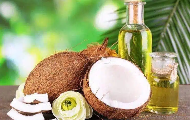 ناریل کے تیل میں صرف تین چمچ شامل کریں، بال گرنے سے نجات اور افزائش میں مدد